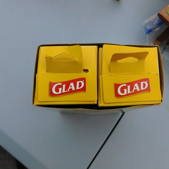 Glad Quick Tie 40 Gallon with Gain  New in Box - Picture 4 of 4